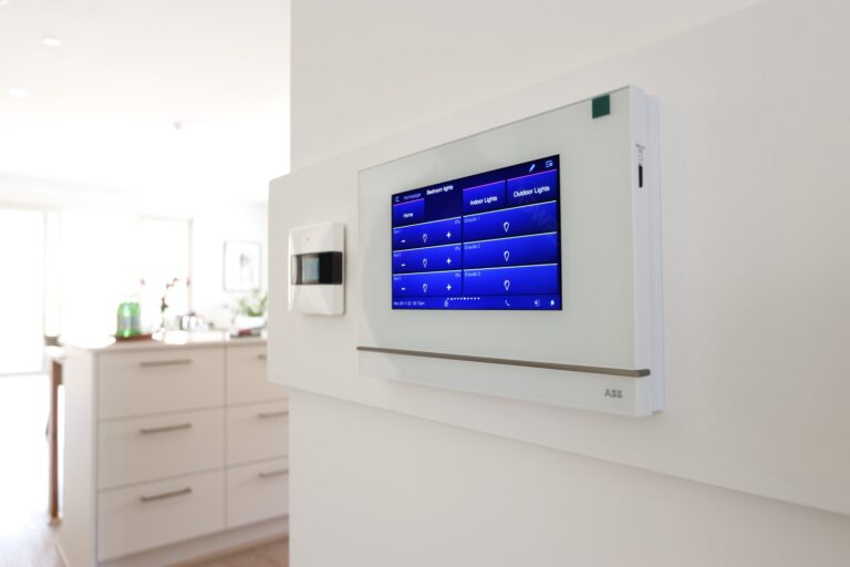 Vera-28-ControlPad2-Moreton Street-Frankston