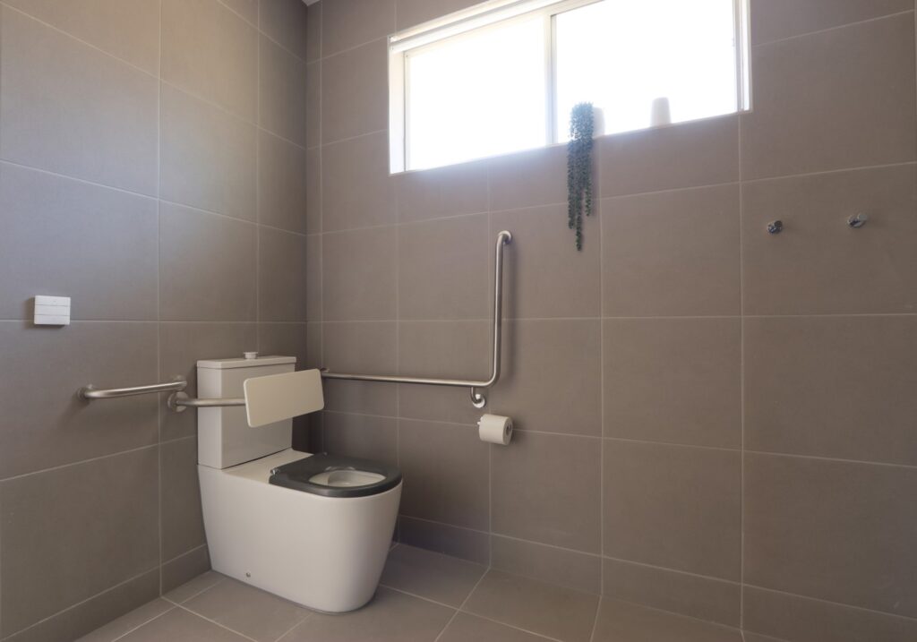 Vera-28-Toilet2-Moreton Street-Frankston